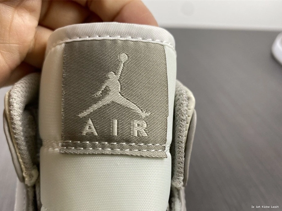 554724-082 - Jordan 1 Mid Linen 1027